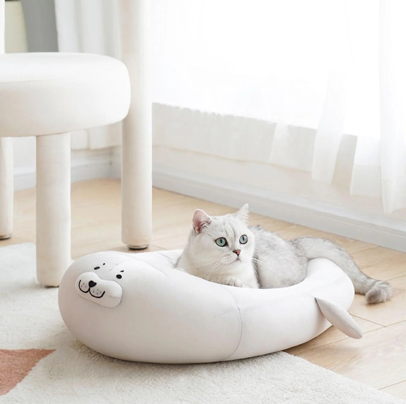 ZeZe Seal Pet Cat Bed Dog Ice Silk Bed