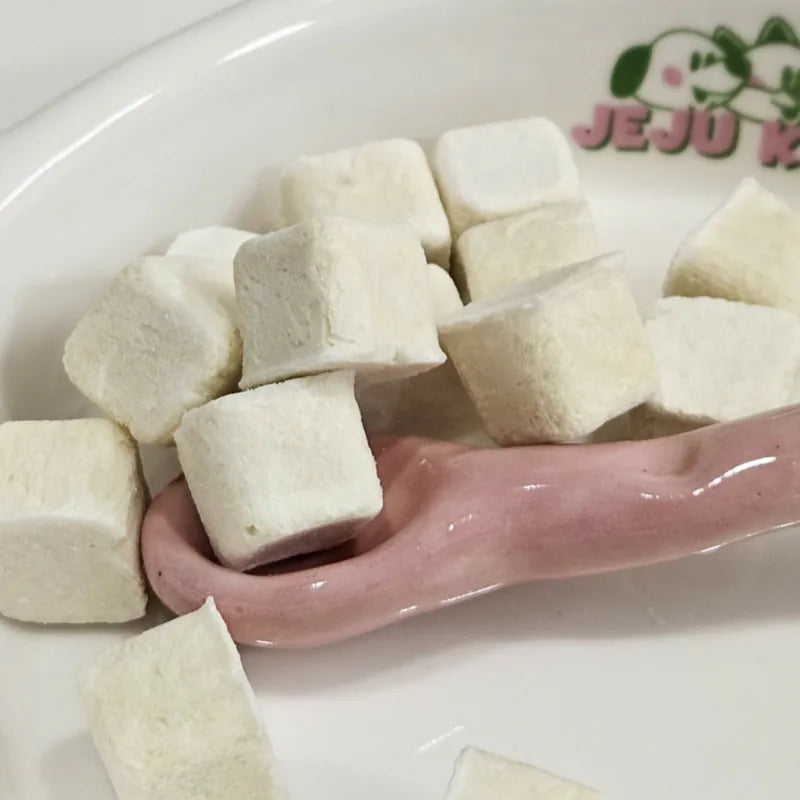 JeJu Kang | Organic Goat Milk & Sweet Potato Freeze-Dried Treats