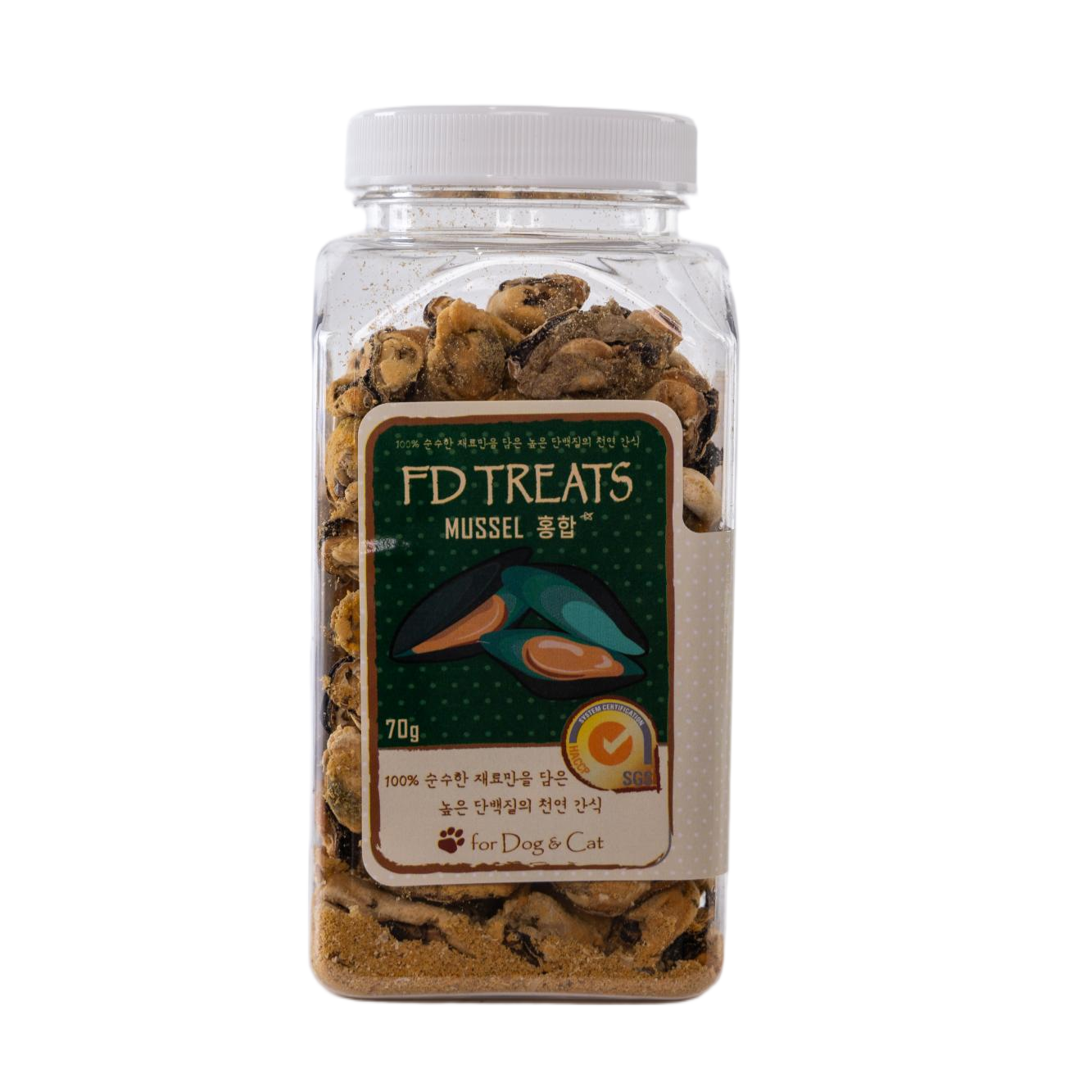 FD Treats Mussel pet chow, showing the brown and beige dried ingredients inside, with a white lid and a green and beige label.