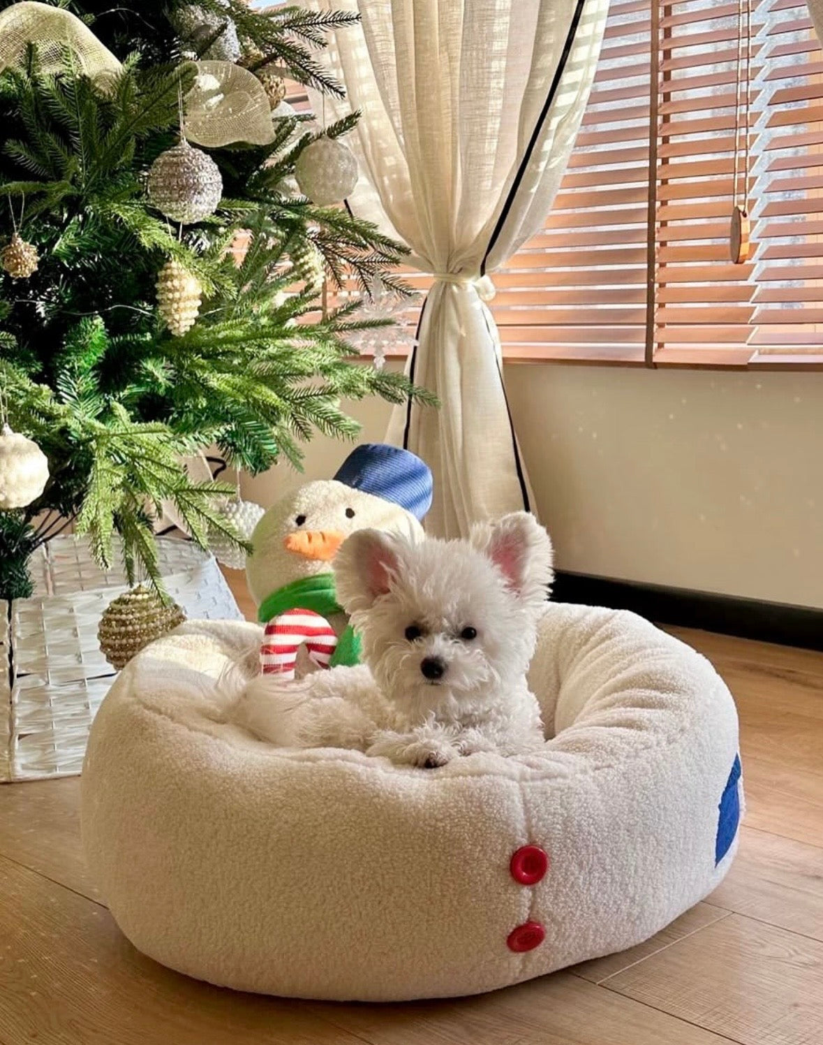 Hug Snowman Cat Dog Bed