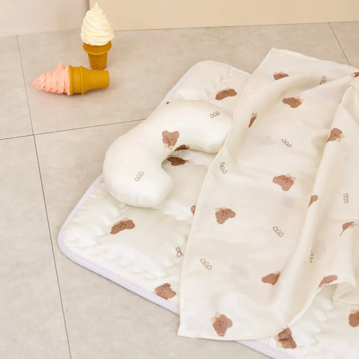 Teddy Bear Dog Cushion Nap Blanket Pad Cat Pillow Quilt Set