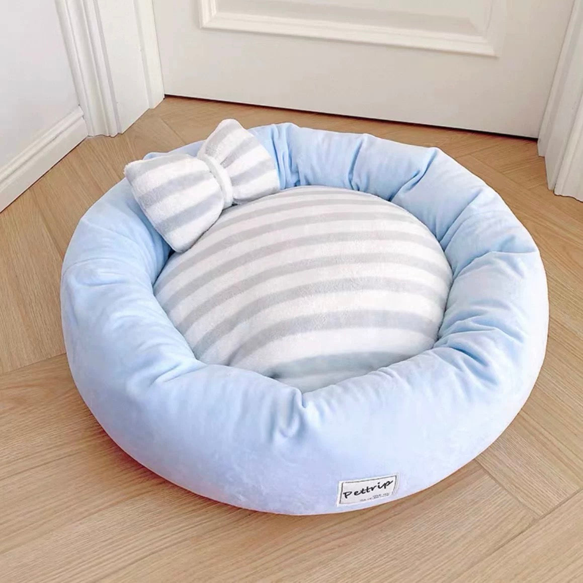 Cute Bow Round Pet Bed and Pillow Set