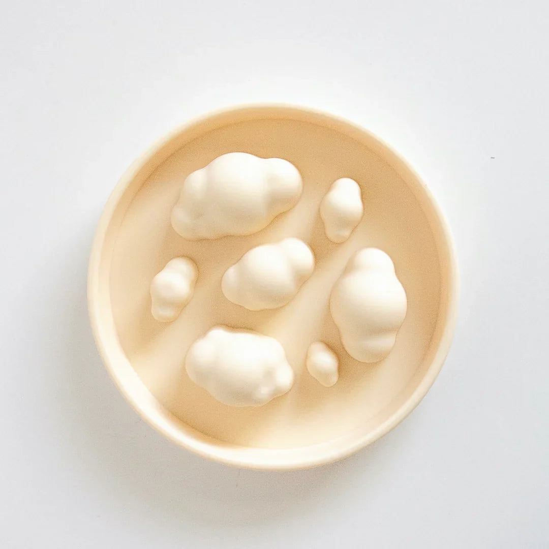 Bite Me Cloudy Slow Feeder - kikiandpuppies